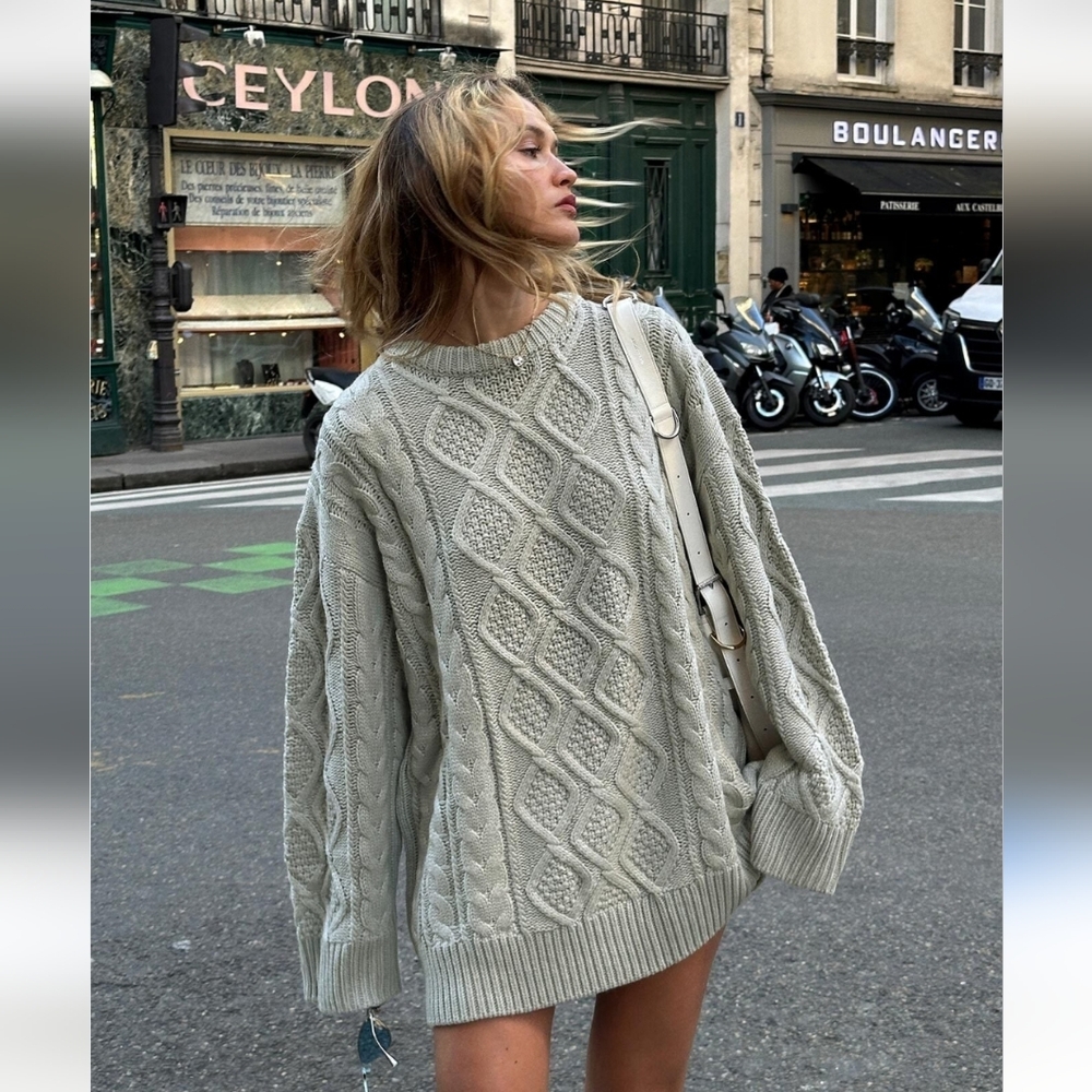 NWT Lioness  Gigi Knit Cloud Lioness Gray Cable Knit Sweater Medium